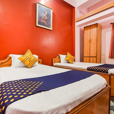 Spot On Hotel Midtown Gondia Dış mekan fotoğraf