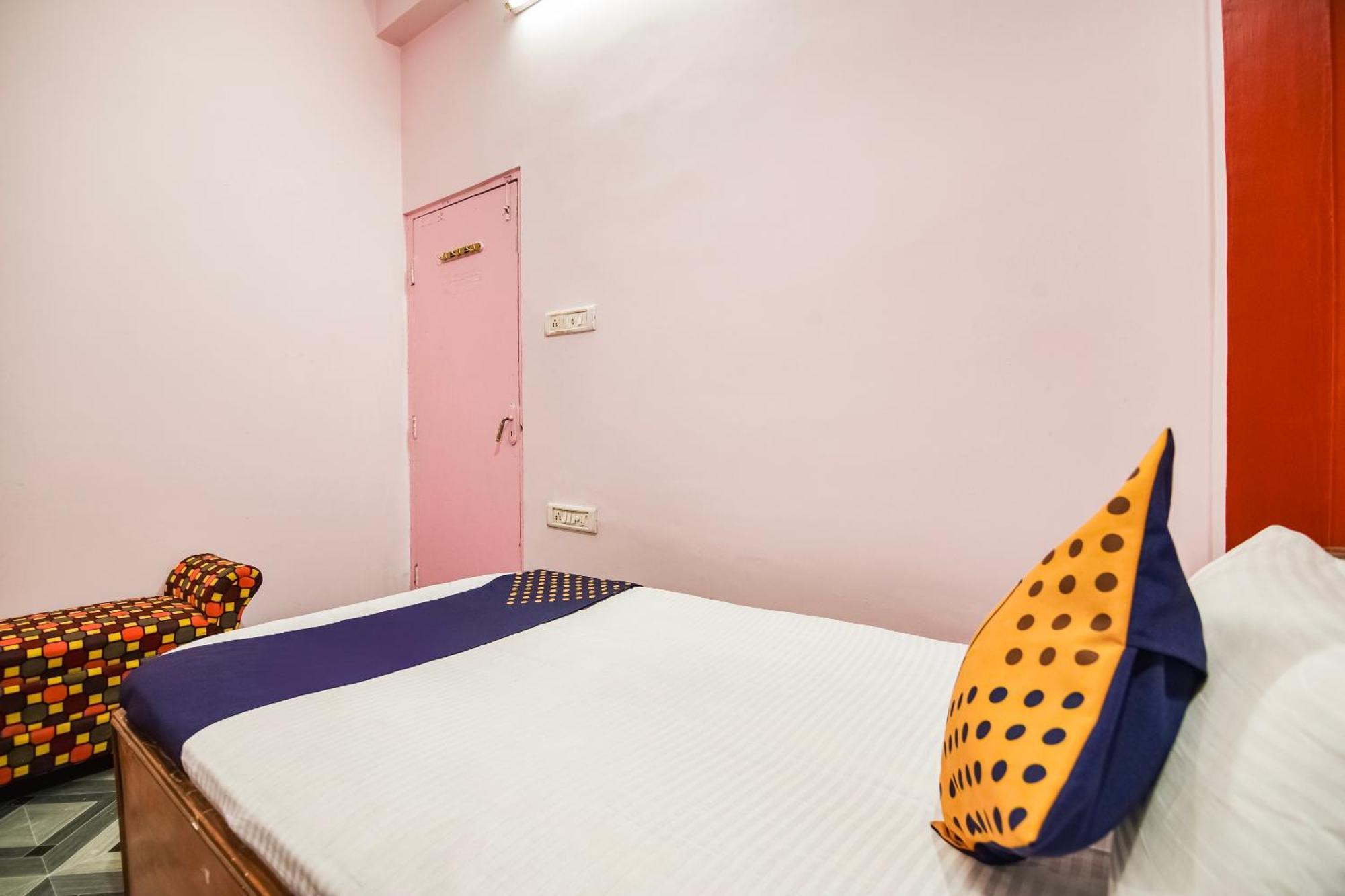 Spot On Hotel Midtown Gondia Dış mekan fotoğraf