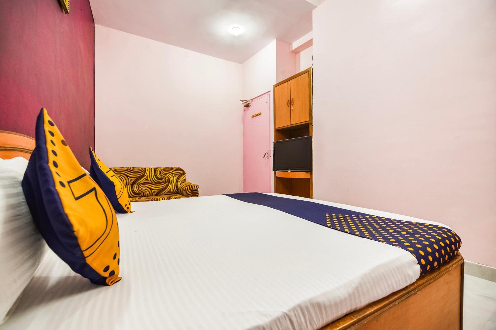 Spot On Hotel Midtown Gondia Dış mekan fotoğraf